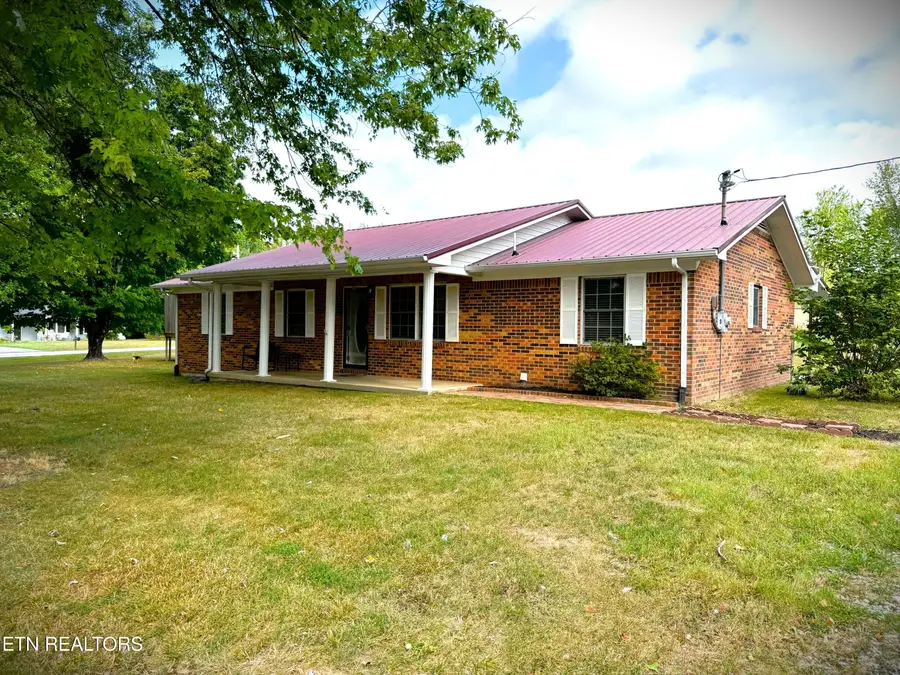 212 Austin Circle, Livingston, TN 38570 - Image #2
