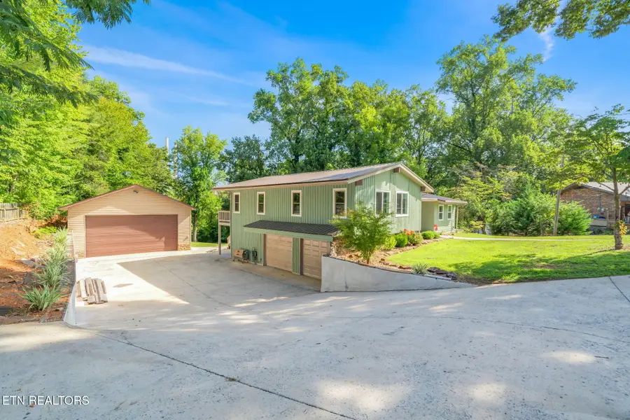 828 Sargent Drive, Kingston, TN 37763 - Image #2