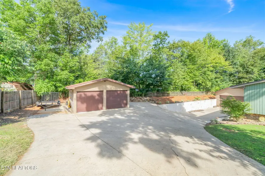 828 Sargent Drive, Kingston, TN 37763 - Image #3