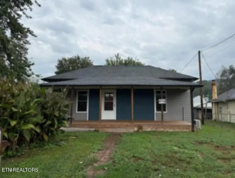 713 N Chamberlain Ave, Rockwood, TN 37854 - Image #1