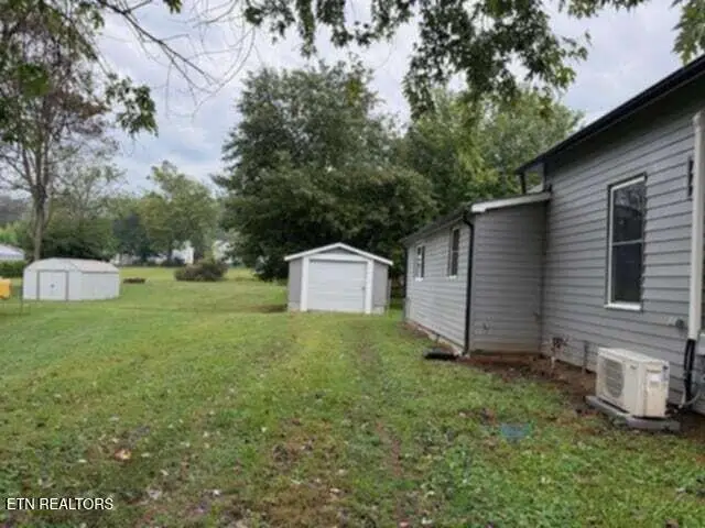 713 N Chamberlain Ave, Rockwood, TN 37854 - Image #2