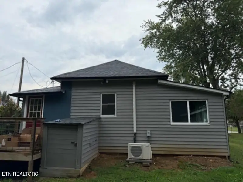 713 N Chamberlain Ave, Rockwood, TN 37854 - Image #3