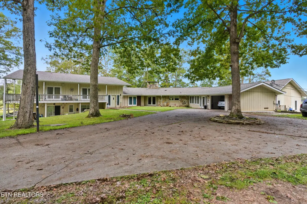 605 S Lake Drive, Oneida, TN 37841 - #1