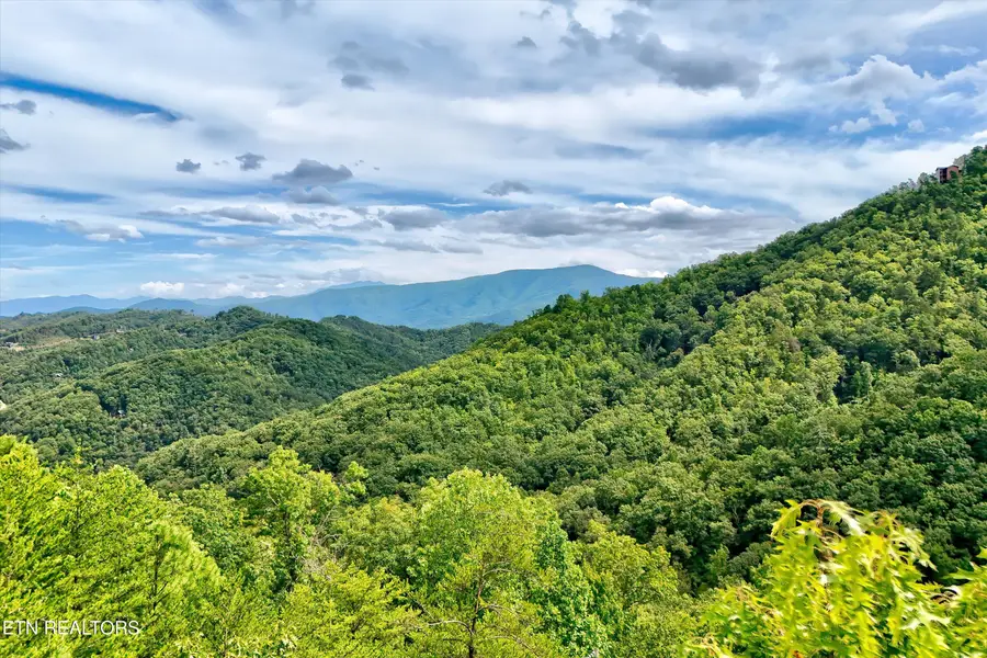 2743 Overholt Tr, Sevierville, TN 37876 - Image #2