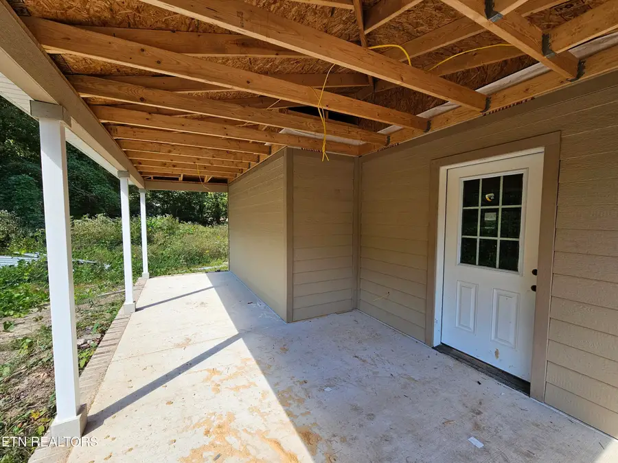 423 Roslyn Ave, Cumberland Gap, TN 37724 - Image #3