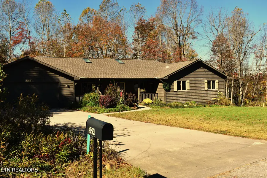 324 Meadows Rd, Sparta, TN 38583 - Image #2