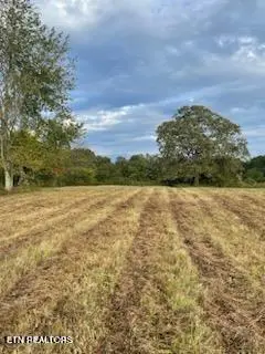 520 Lowe Rd, Crossville, TN 38572