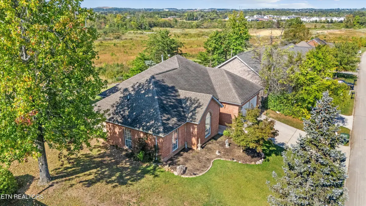 1053 Saint Johns Dr, Maryville, TN 37801 - Image #1