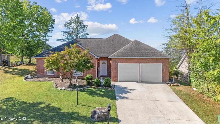 1053 Saint Johns Dr, Maryville, TN 37801 - Image #2