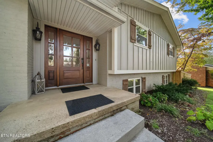 8220 Bennington Drive, Knoxville, TN 37909 - Image #3