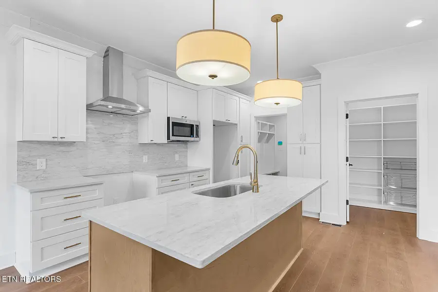 7124 Deane Hill Drive, Knoxville, TN 37919 - Image #3