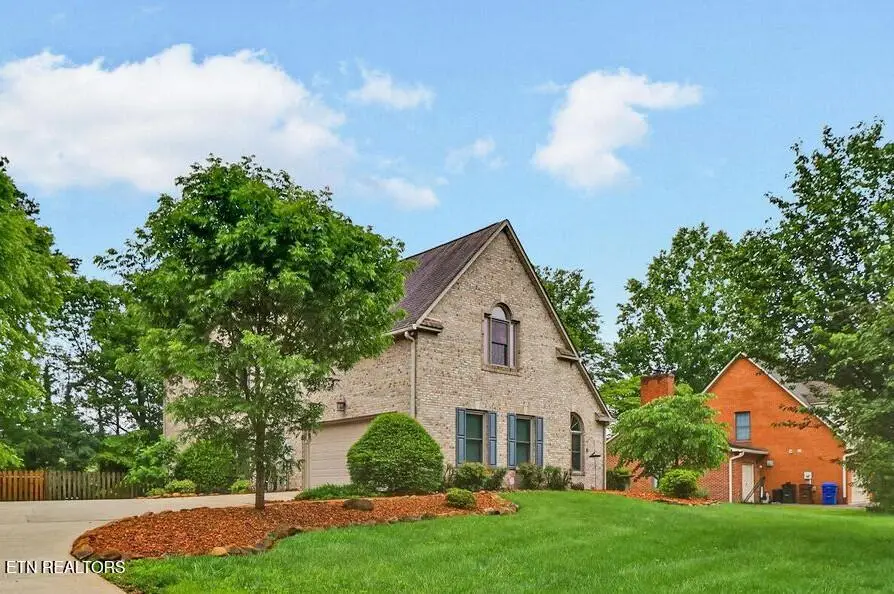 105 W Melbourne Rd, Oak Ridge, TN 37830 - Image #1