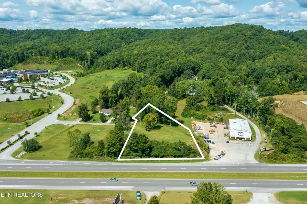 2212 Roane State Hwy, Harriman, TN 37748 - #1