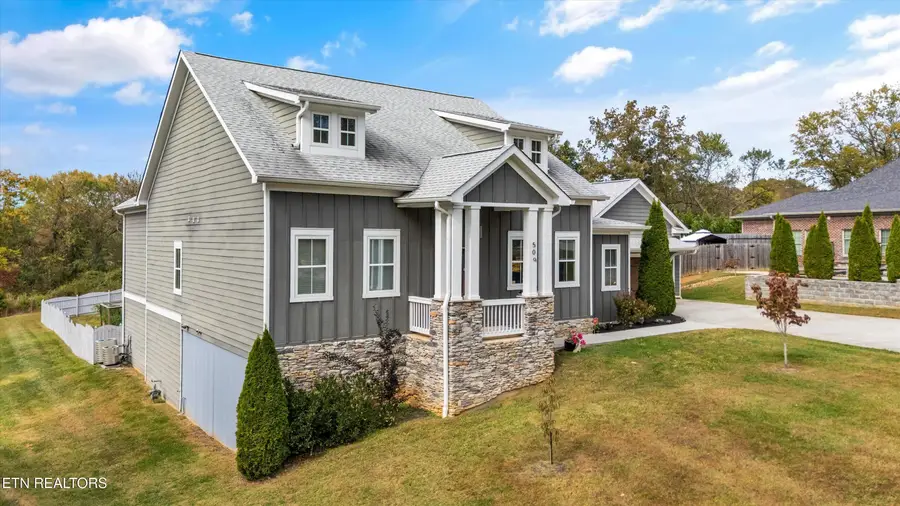 509 NW Broome Rd, Knoxville, TN 37909 - Image #2