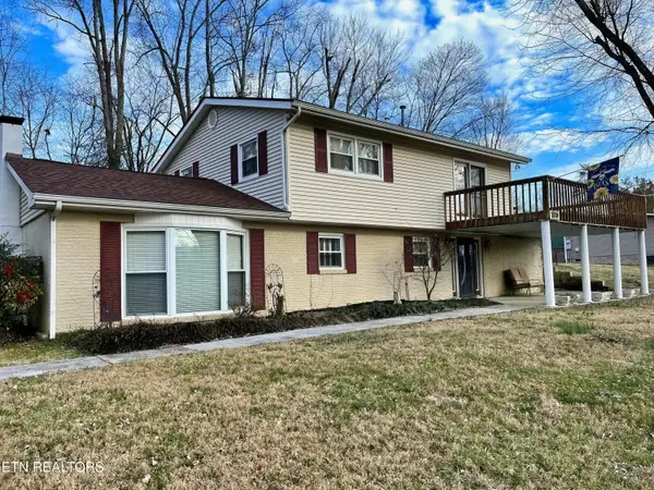 180 Cedar Lane, Jacksboro, TN 37757