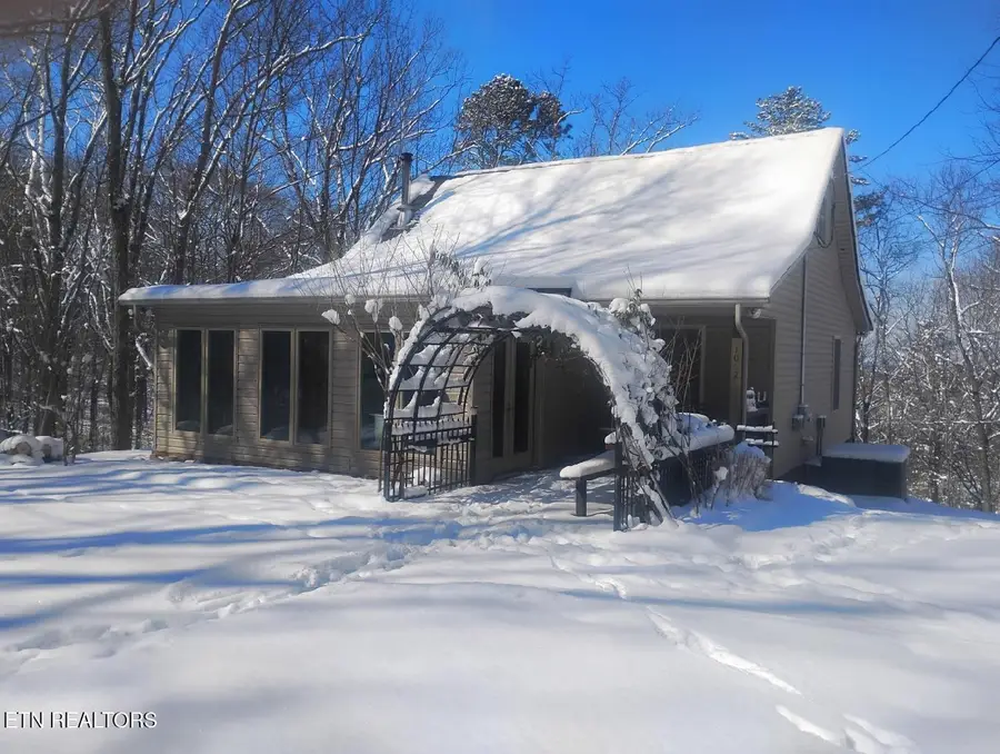 1042 Old Oliver Rd, Walland, TN 37886 - #2