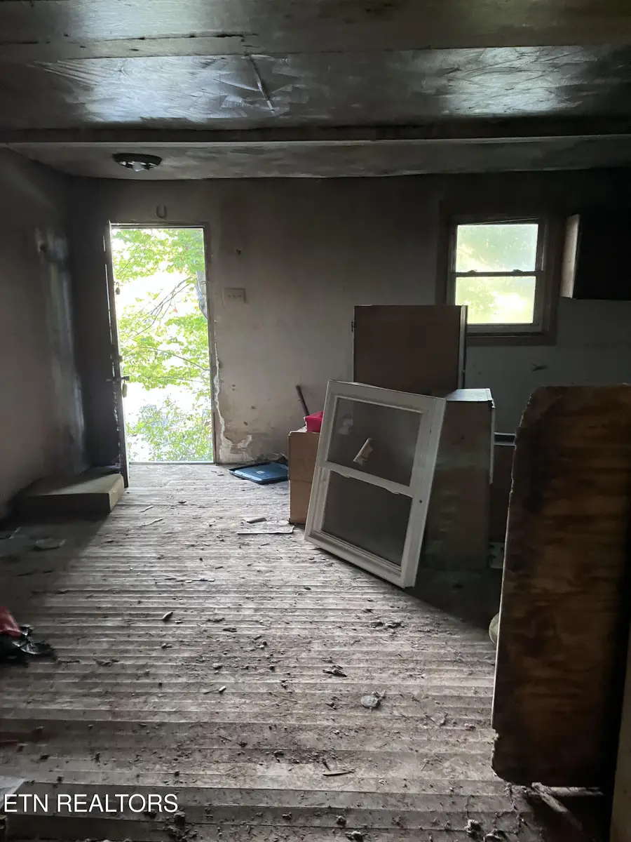 8606 Apple St, Pound, VA 24279 - Image #3