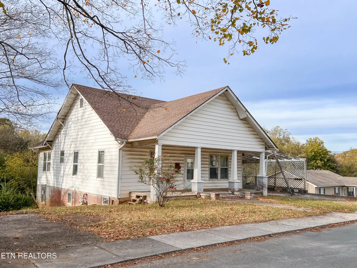 1202 Georgia Ave, Athens, TN 37303 - Image #1