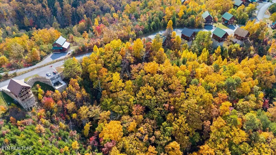 4002-4004 Starr Ridge Drive, Sevierville, TN 37876 - Image #3