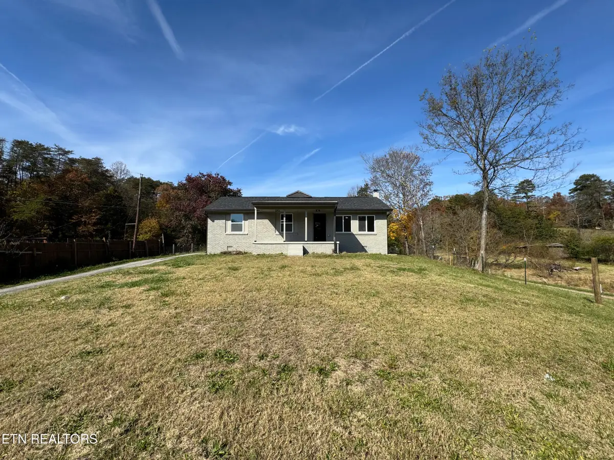 1830 Old Lake City Hwy, Clinton, TN 37716 - Image #1