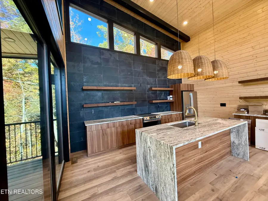 1546 Bear Valley Rd, Sevierville, TN 37876 - Image #3