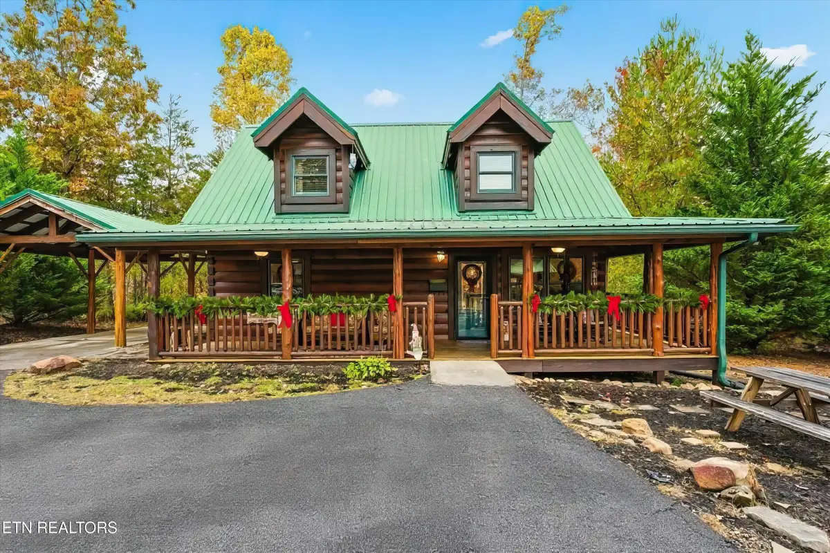 2752 Murray Ridge Rd, Sevierville, TN 37862 - Image #1