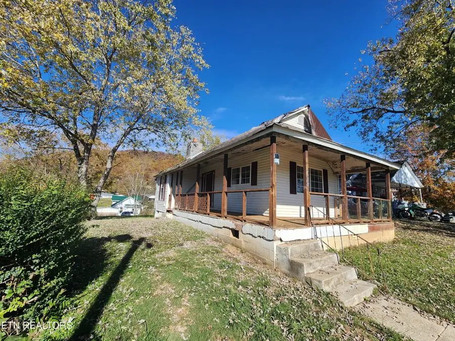 709 E Ash St, Lafollette, TN 37766 - Image #2