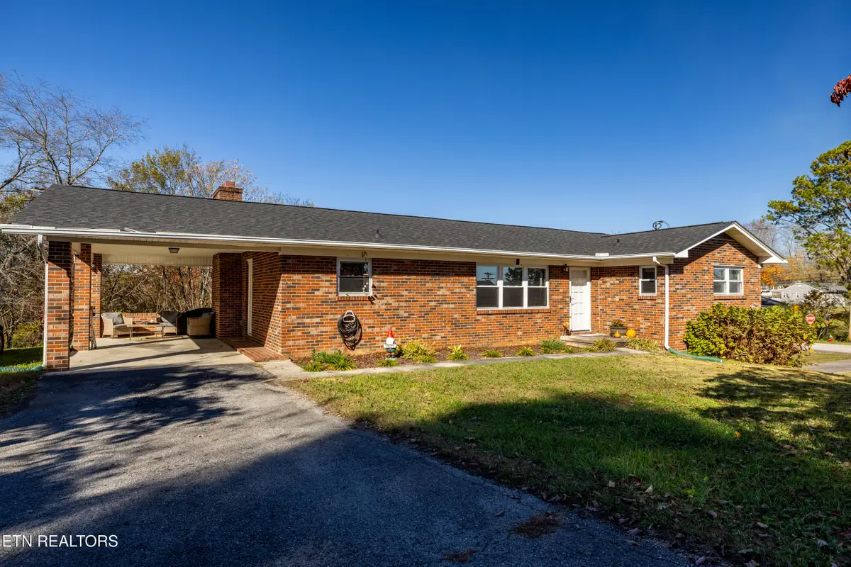323 W Ridgecrest Drive, Kingston, TN 37763 - Image #1