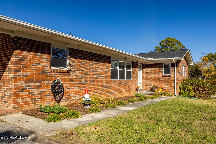 323 W Ridgecrest Drive, Kingston, TN 37763 - Image #3