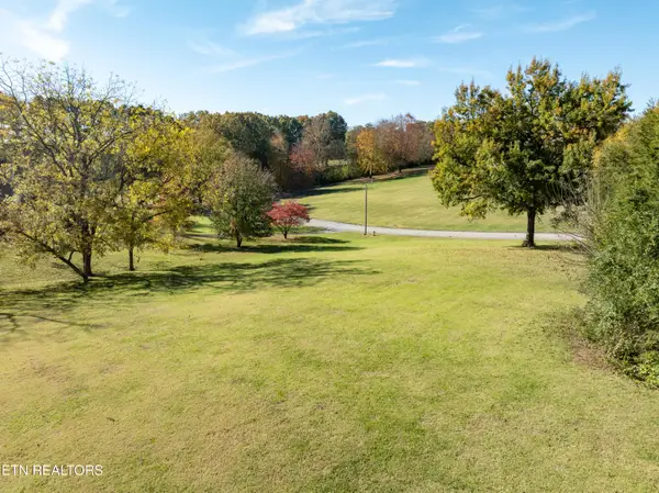 1126 N Heritage Drive, Maryville, TN 37803