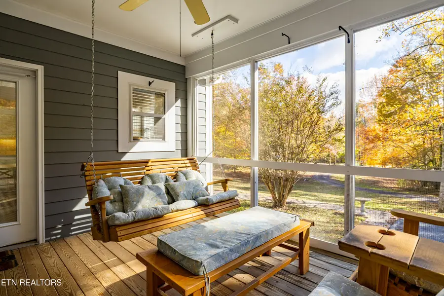 216 Peninsula Rd, Harriman, TN 37748 - Image #2