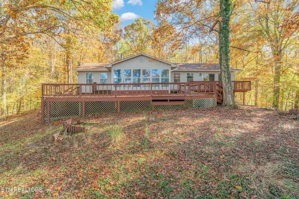 367 Emory River Rd, Harriman, TN 37748