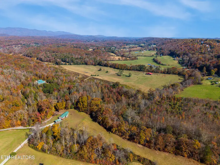 303 Charles Butler Rd, Oliver Springs, TN 37840 - Image #3