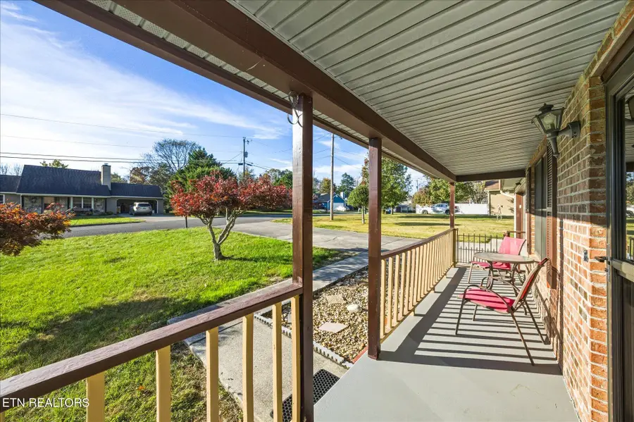 6516 Foxhound Rd, Knoxville, TN 37918 - Image #2