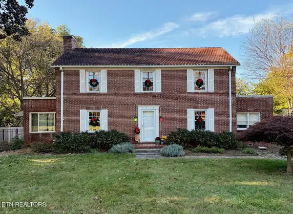 1015 Oak Park Ave, Maryville, TN 37803