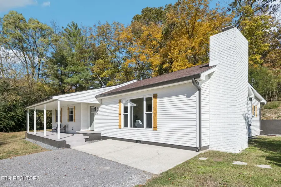 211 Mccarroll Lane, Harriman, TN 37748 - Image #2