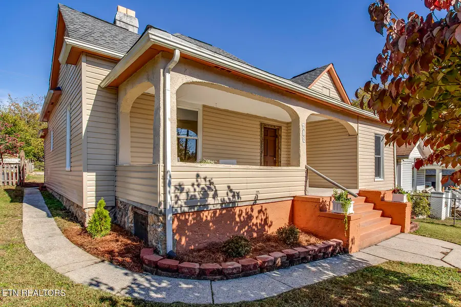 615 Banks Ave, Knoxville, TN 37917 - Image #3