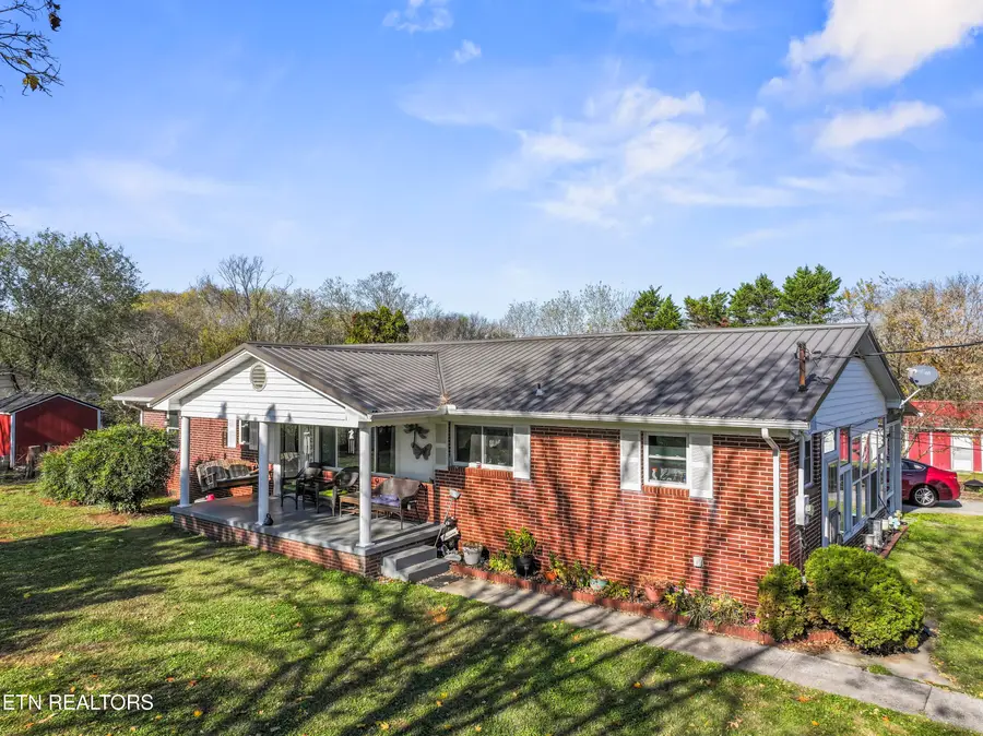 3856 Niles Ferry Rd, Greenback, TN 37742 - Image #2