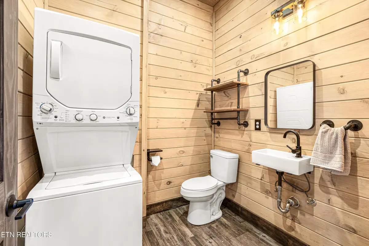 518 Ski Mountain Rd, Gatlinburg, TN 37738 - Image #1