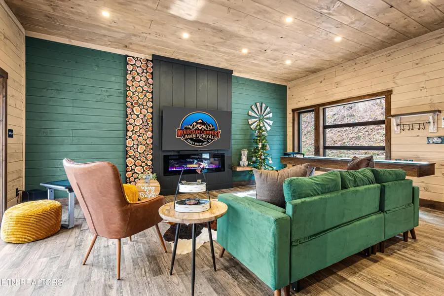 518 Ski Mountain Rd, Gatlinburg, TN 37738 - Image #2