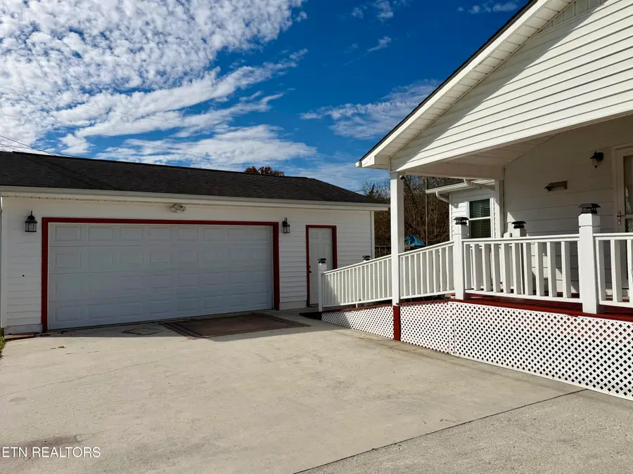246 Valley View Rd, Lafollette, TN 37766 - Image #2