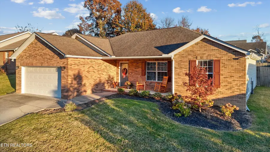 498 Oak Hills Drive, Lenoir City, TN 37771 - Image #2