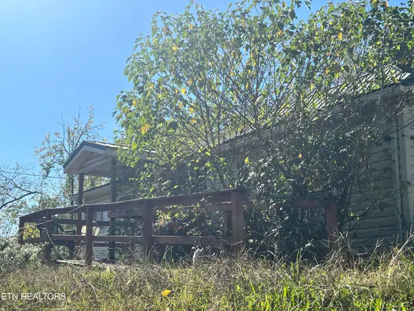 215 Longfield Rd, Rocky Top, TN 37769