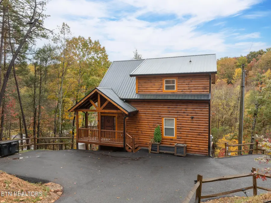 1013 Silver Poplar Lane, Sevierville, TN 37876 - Image #2