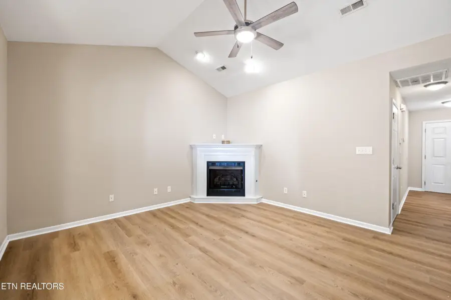 1121 Crested Springs Way, Knoxville, TN 37923 - Image #2