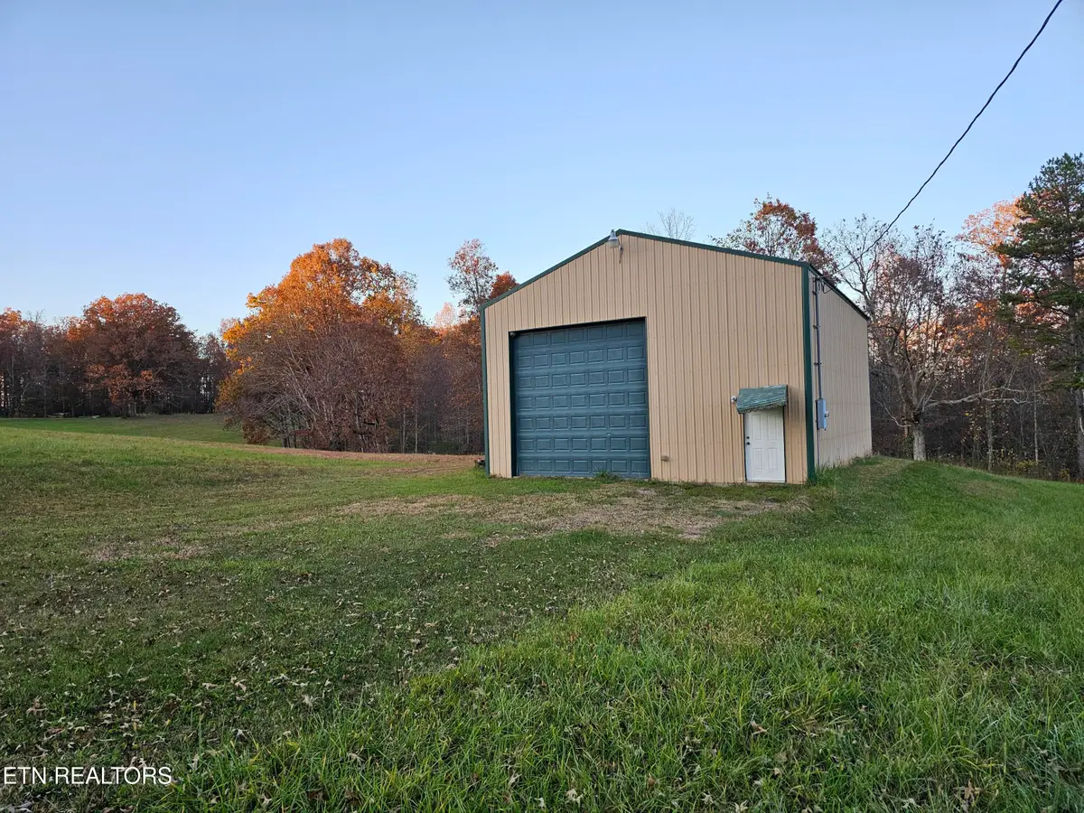 160 Tinch Rd, Sunbright, TN 37872 - Image #1