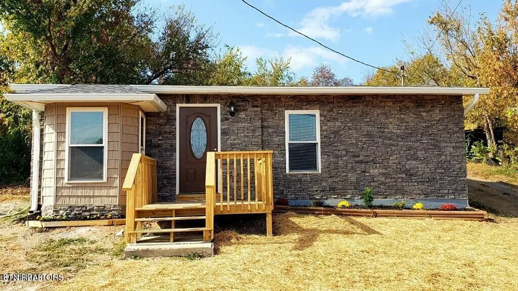 311 Bussell Ferry Rd, Lenoir City, TN 37771 - Image #1