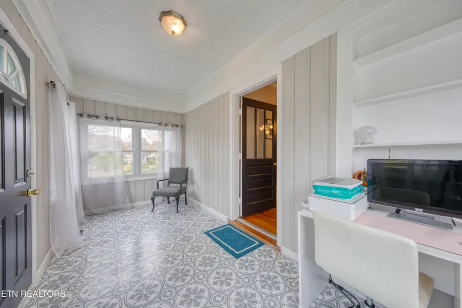 5109 Oakview Rd, Knoxville, TN 37918 - Image #2