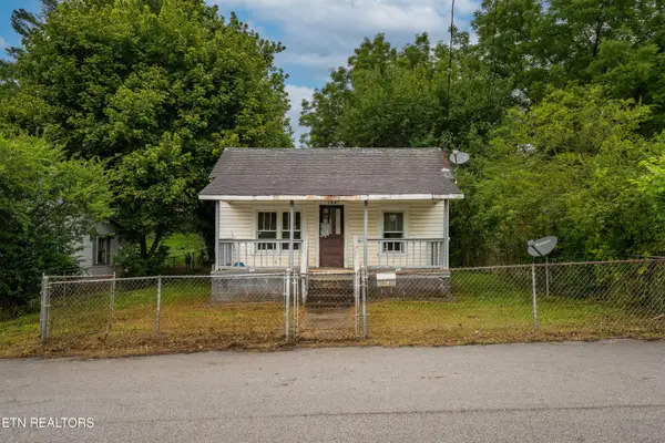 627 Siluria St, Harriman, TN 37748