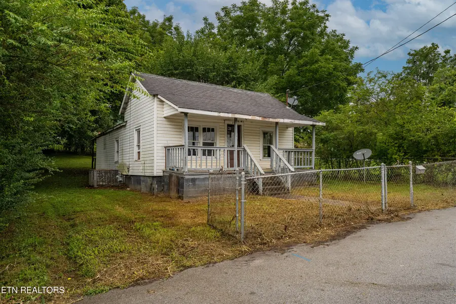 627 Siluria St, Harriman, TN 37748 - Image #2